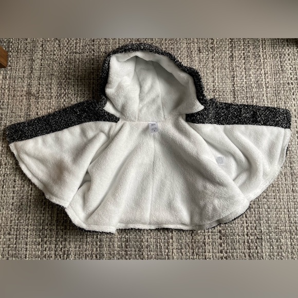 Carter’s NEW girls winter Shawl poncho cape size 6mo hood fleece baby outdoor - Picture 6 of 8